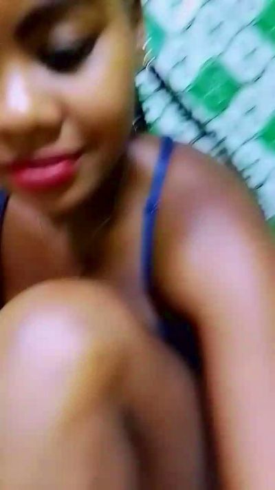 ameline1 live cam on Cam4