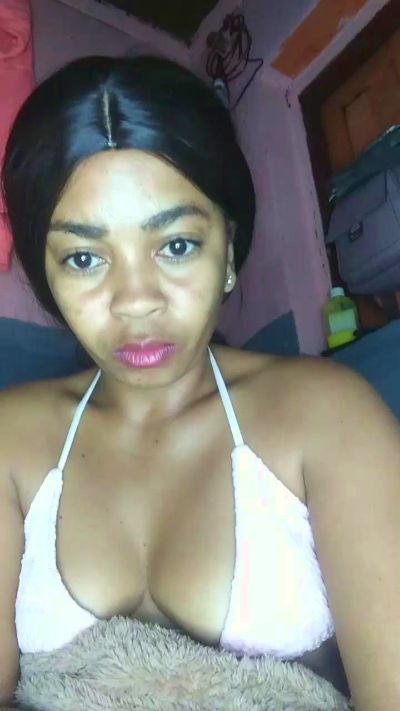 amirah4 live cam on Cam4