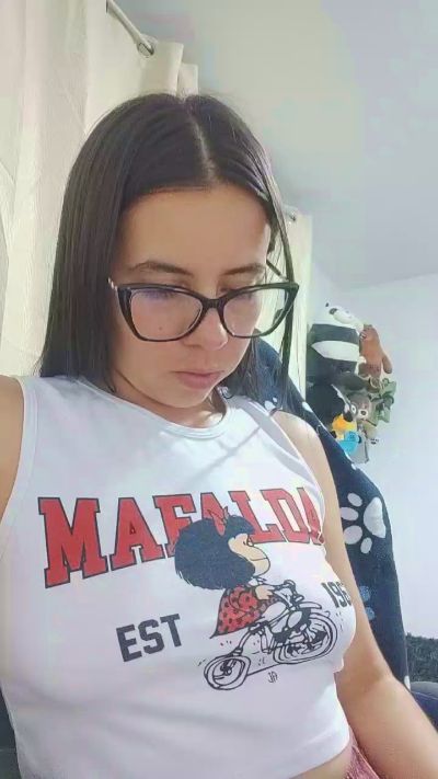 ammy_gomez27 live cam on Cam4