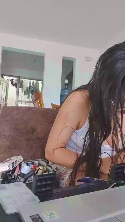 ammy_gomez27 live cam on Cam4
