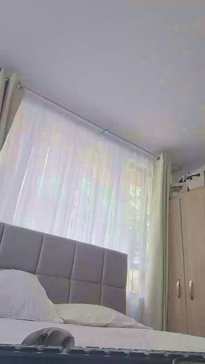 ammy_gomez27 live cam on Cam4