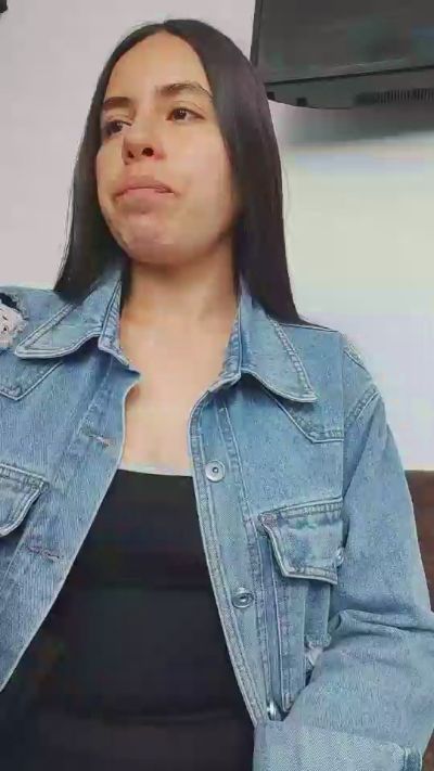 ammy_gomez27 live cam on Cam4