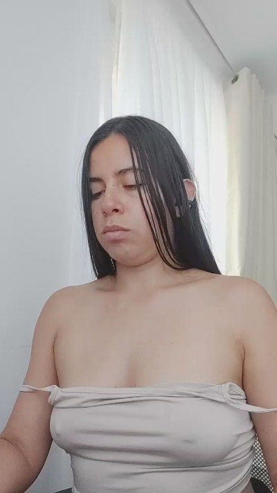 ammy_gomez27 live cam on Cam4