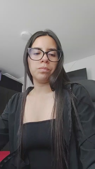 ammy_gomez27 live cam on Cam4