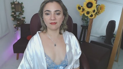 ana_milf live cam on Cam4