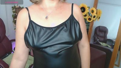 ana_milf live cam on Cam4