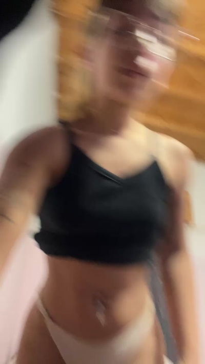 anahi50 live cam on Cam4