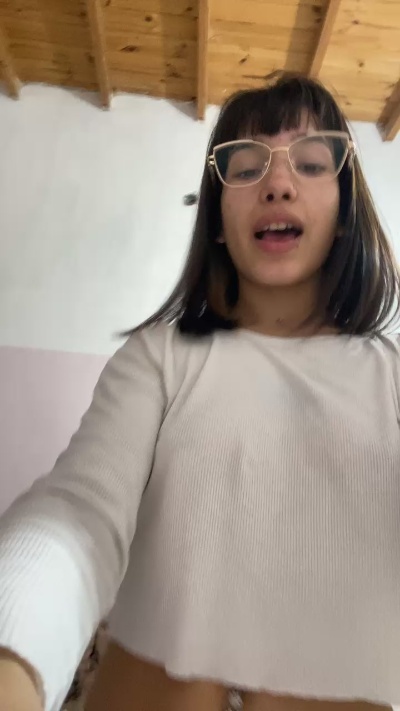 anahi50 live cam on Cam4