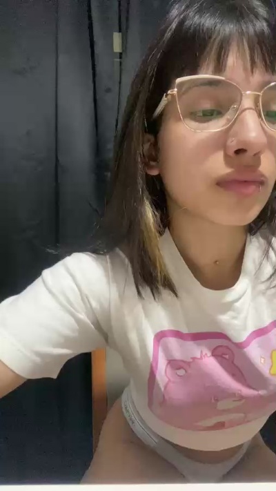 anahi50 live cam on Cam4