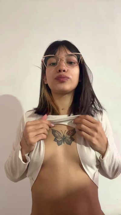 anahi50 live cam on Cam4