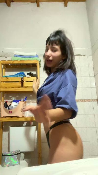 anahi50 live cam on Cam4