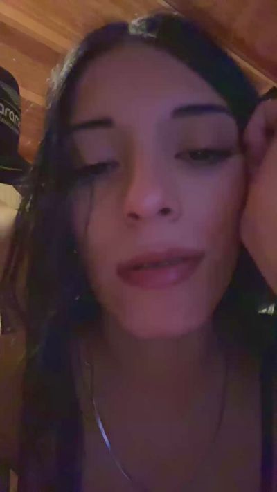 anaizhot live cam on Cam4