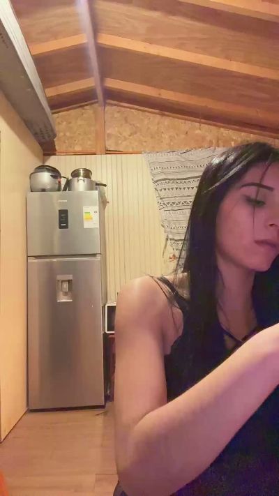 anaizhot live cam on Cam4