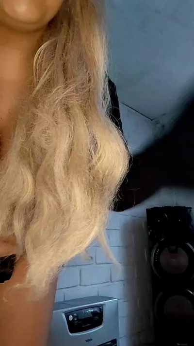 anamariaaran live cam on Cam4