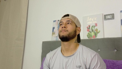 ander_montoya live cam on Cam4