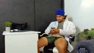 ander_montoya live cam on Cam4