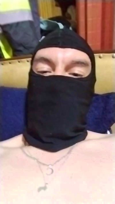 andr2321 live cam on Cam4