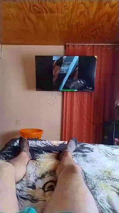 andr2321 live cam on Cam4