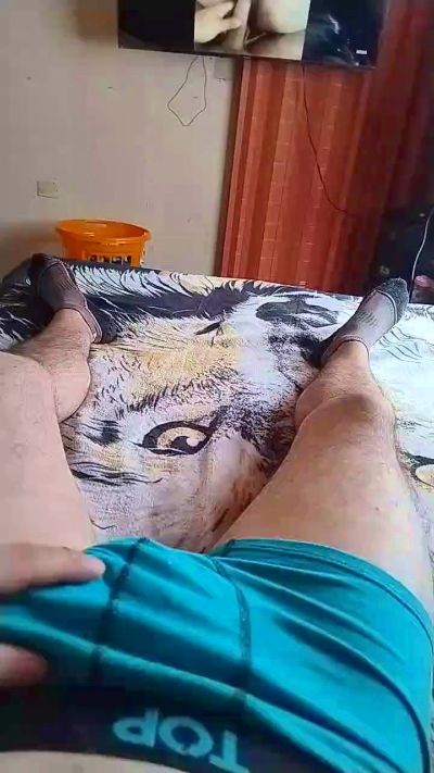 andr2321 live cam on Cam4