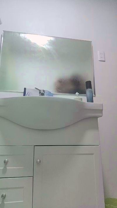 andr8888_hot live cam on Cam4