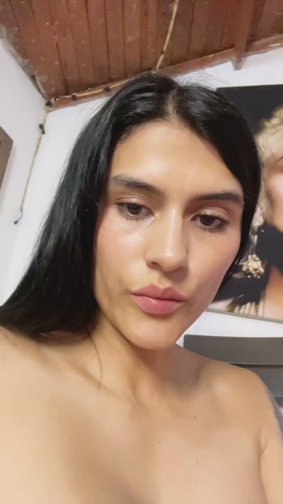 andrea18 live cam on Cam4