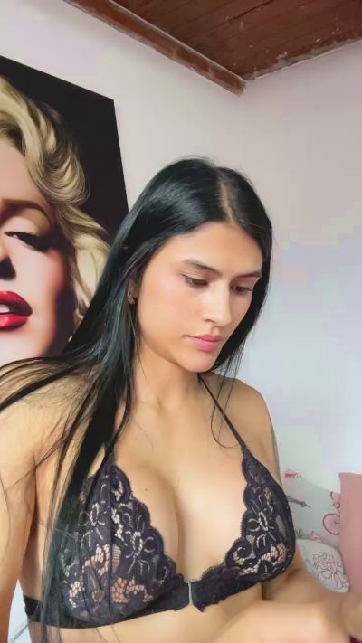 andrea18 live cam on Cam4