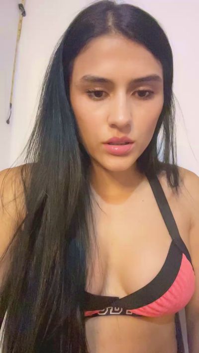 andrea18 live cam on Cam4
