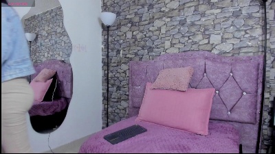 andrea_lovely live cam on Cam4