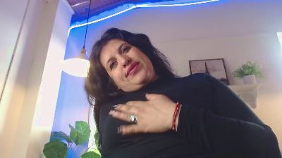 andrea_secret_ live cam on Cam4