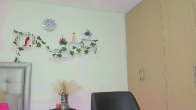 andreagarciat live cam on Cam4