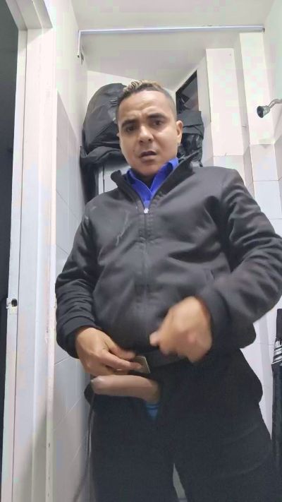andres11295786 live cam on Cam4