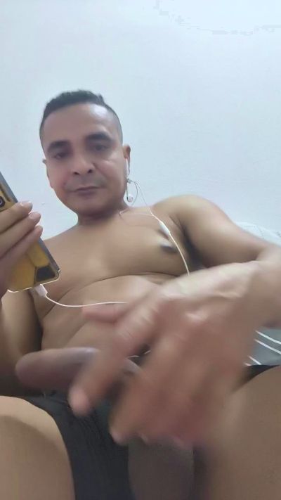 andres11295786 live cam on Cam4
