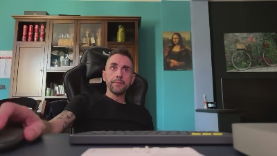 andrew809 live cam on Cam4
