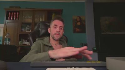 andrew809 live cam on Cam4