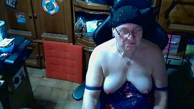 androgynia1 live cam on Cam4