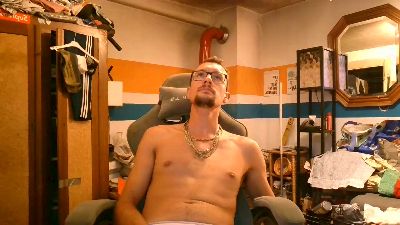 andy5562 live cam on Cam4