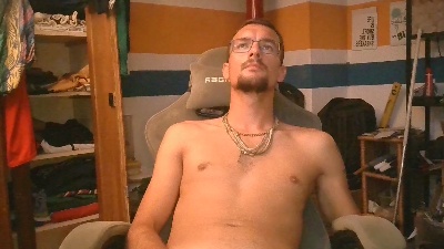 andy5562 live cam on Cam4