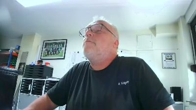 andybo18021 live cam on Cam4