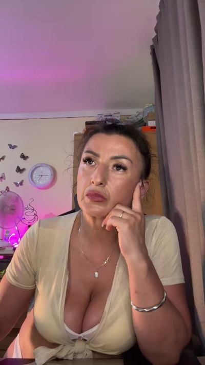 angel75sexy live cam on Cam4