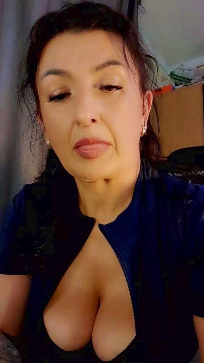 angel75sexy live cam on Cam4