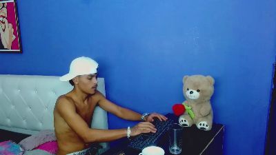 angel_foxc_ live cam on Cam4