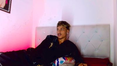 angel_foxc_ live cam on Cam4