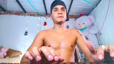 angel_latinboy6 live cam on Cam4