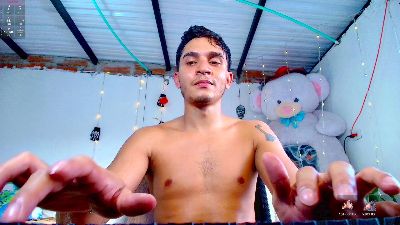 angel_latinboy6 live cam on Cam4