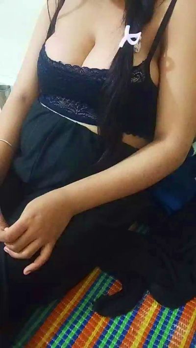 angel_priya1 live cam on Cam4