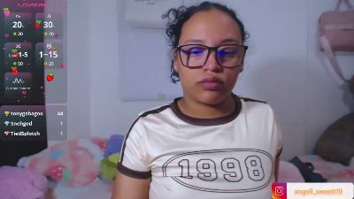 angela_angels_ live cam on Cam4