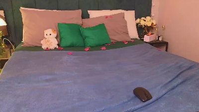 angelic_coy live cam on Cam4