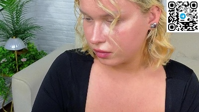 angelic_coy live cam on Cam4