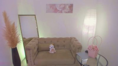 angelic_coy live cam on Cam4