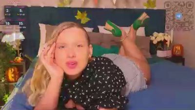 angelic_coy live cam on Cam4